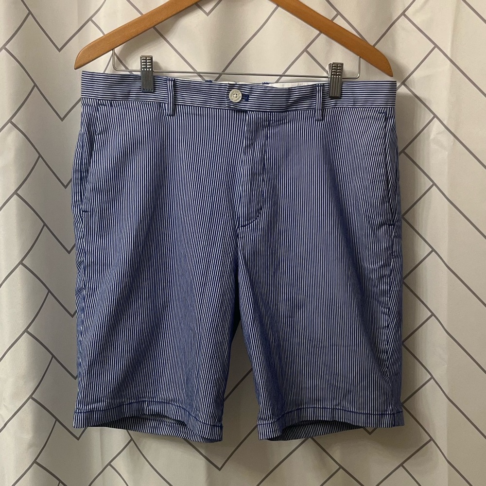 Calvin Klein Men’s Pin Striped Shorts Size 34